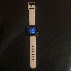 Samsung Galaxy watch active 40MM Rose gold.